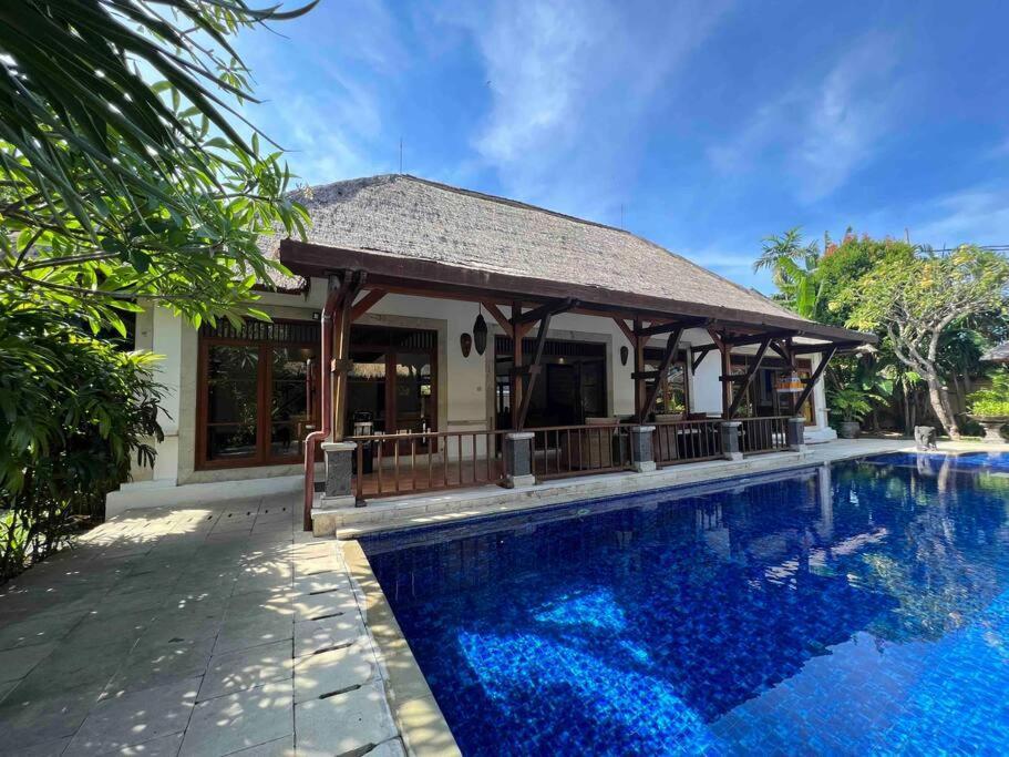 Bali Berg Villa, Sanur ภายนอก รูปภาพ